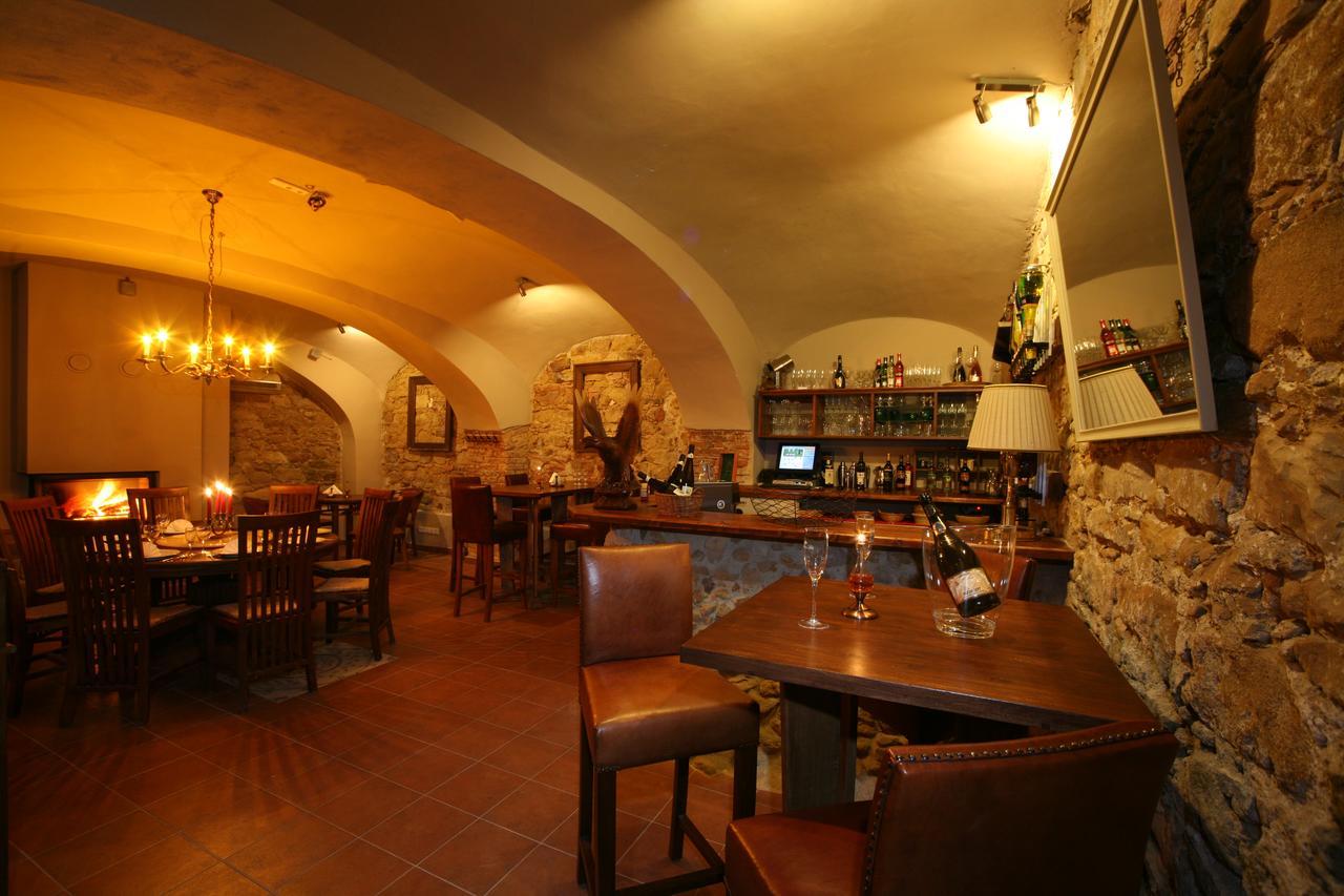 Hotel U Cerneho Orla Kostelec nad Černými Lesy 外观 照片