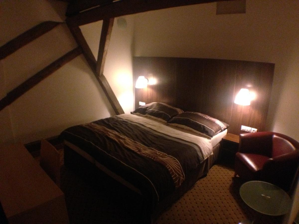 Hotel U Cerneho Orla Kostelec nad Černými Lesy 外观 照片