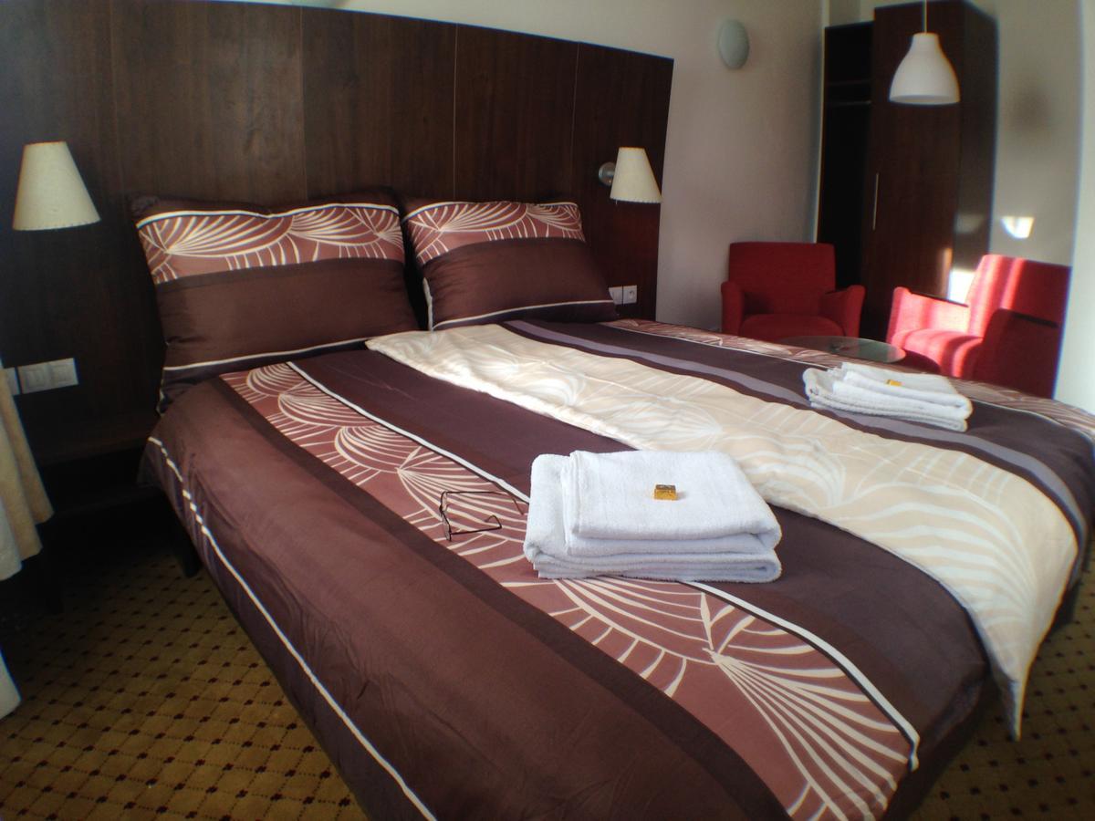Hotel U Cerneho Orla Kostelec nad Černými Lesy 外观 照片