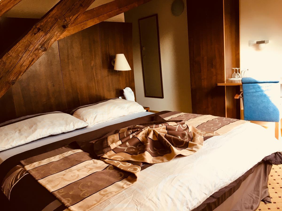 Hotel U Cerneho Orla Kostelec nad Černými Lesy 外观 照片