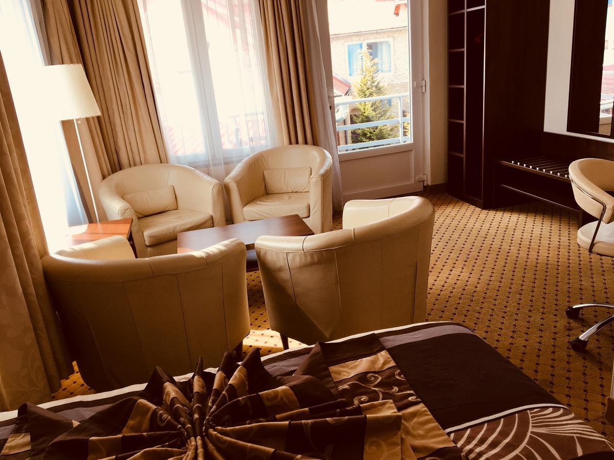 Hotel U Cerneho Orla Kostelec nad Černými Lesy 外观 照片