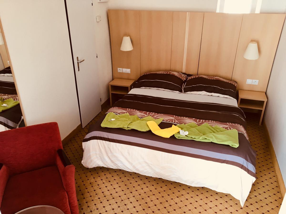 Hotel U Cerneho Orla Kostelec nad Černými Lesy 外观 照片